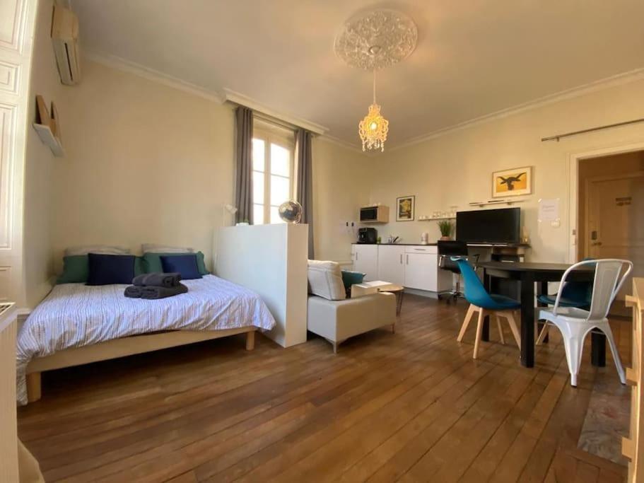 #Le Maitre Du Navire - Grand Studio - Hyper Centre Lägenhet Brive-la-Gaillarde Exteriör bild